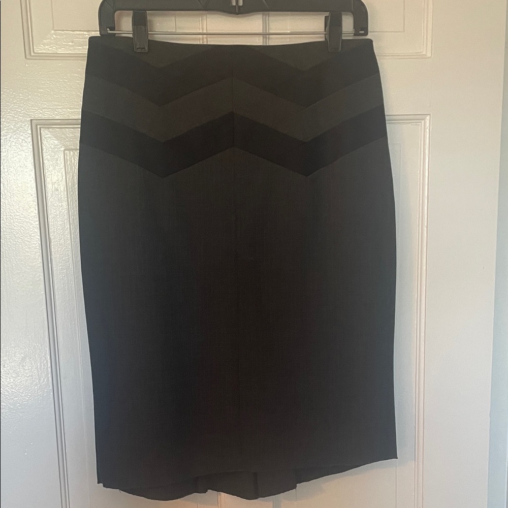 BCBGMaxAzria Black and Gray Pencil Skirt - Size 2